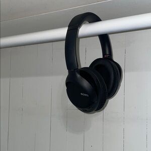 Sony Black Wireless Headphones